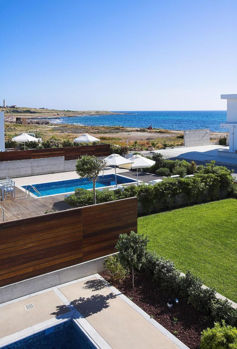 Paradise Cove Luxurious Beach Villas - Teras
