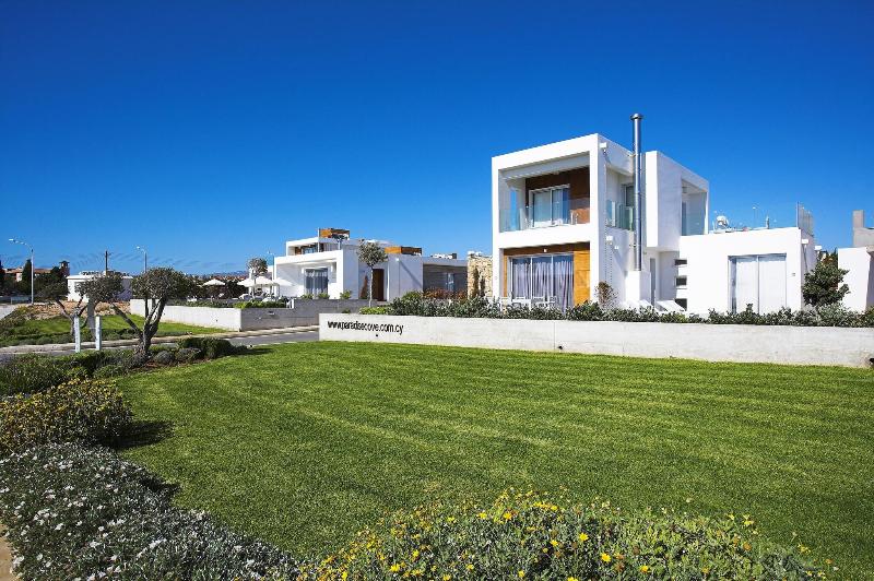 Paradise Cove Luxurious Beach Villas - Teras