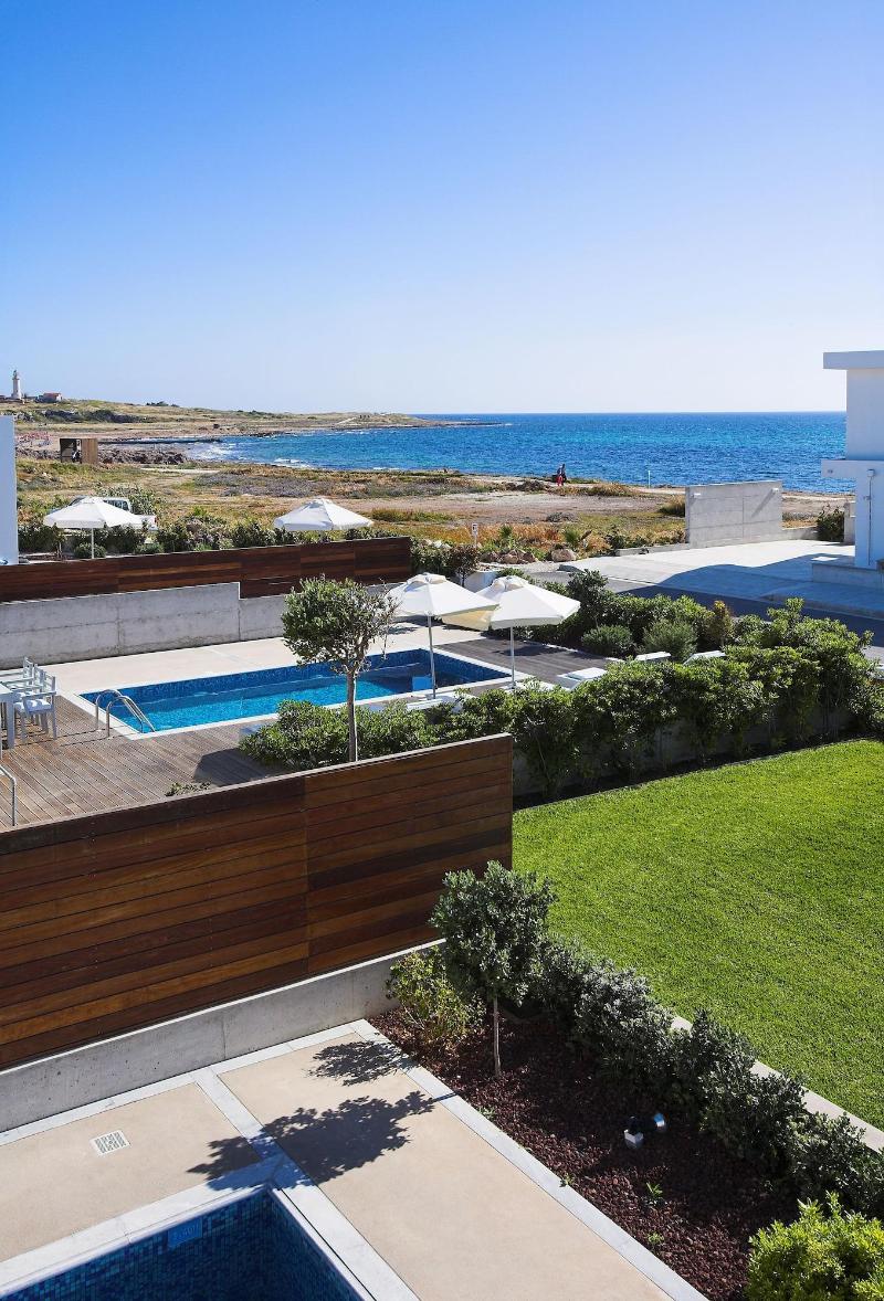 Paradise Cove Luxurious Beach Villas - Teras