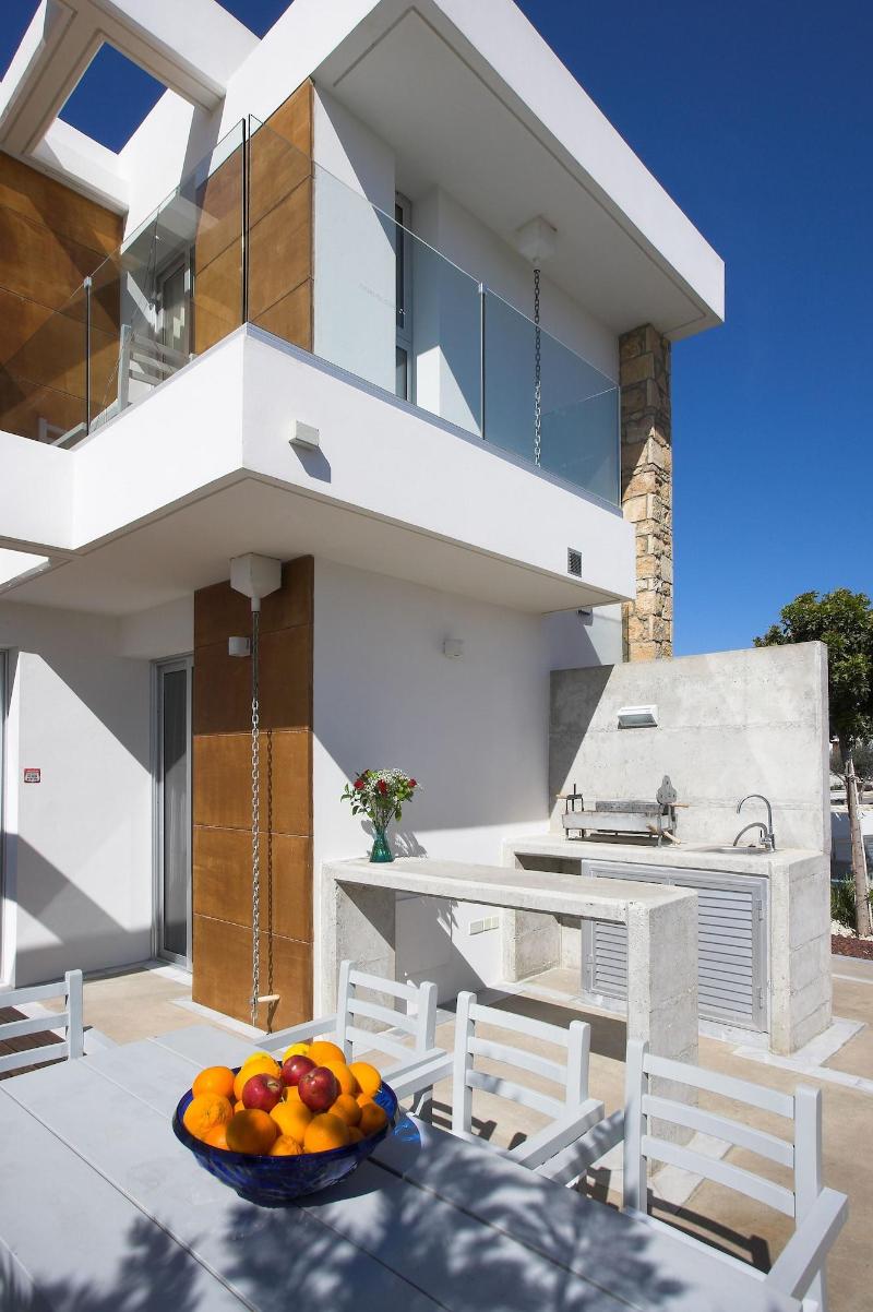 Paradise Cove Luxurious Beach Villas - Teras