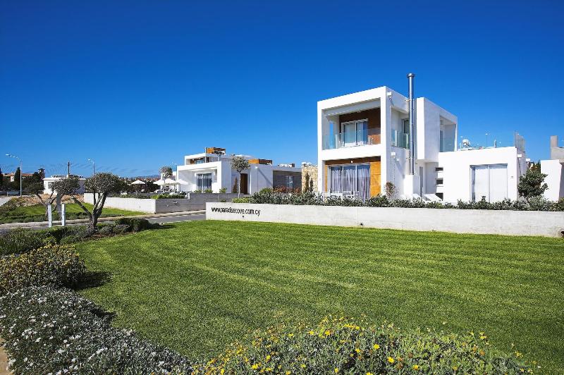 Paradise Cove Luxurious Beach Villas - Teras