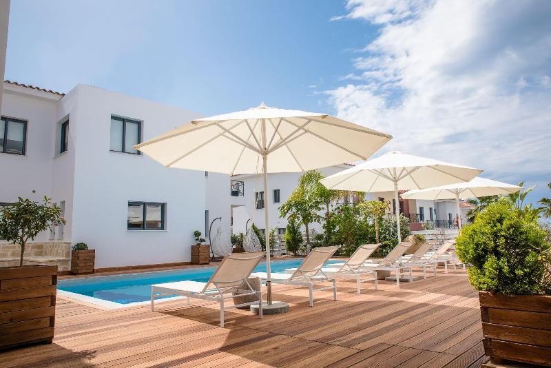 Julipapas Gardens - Genel