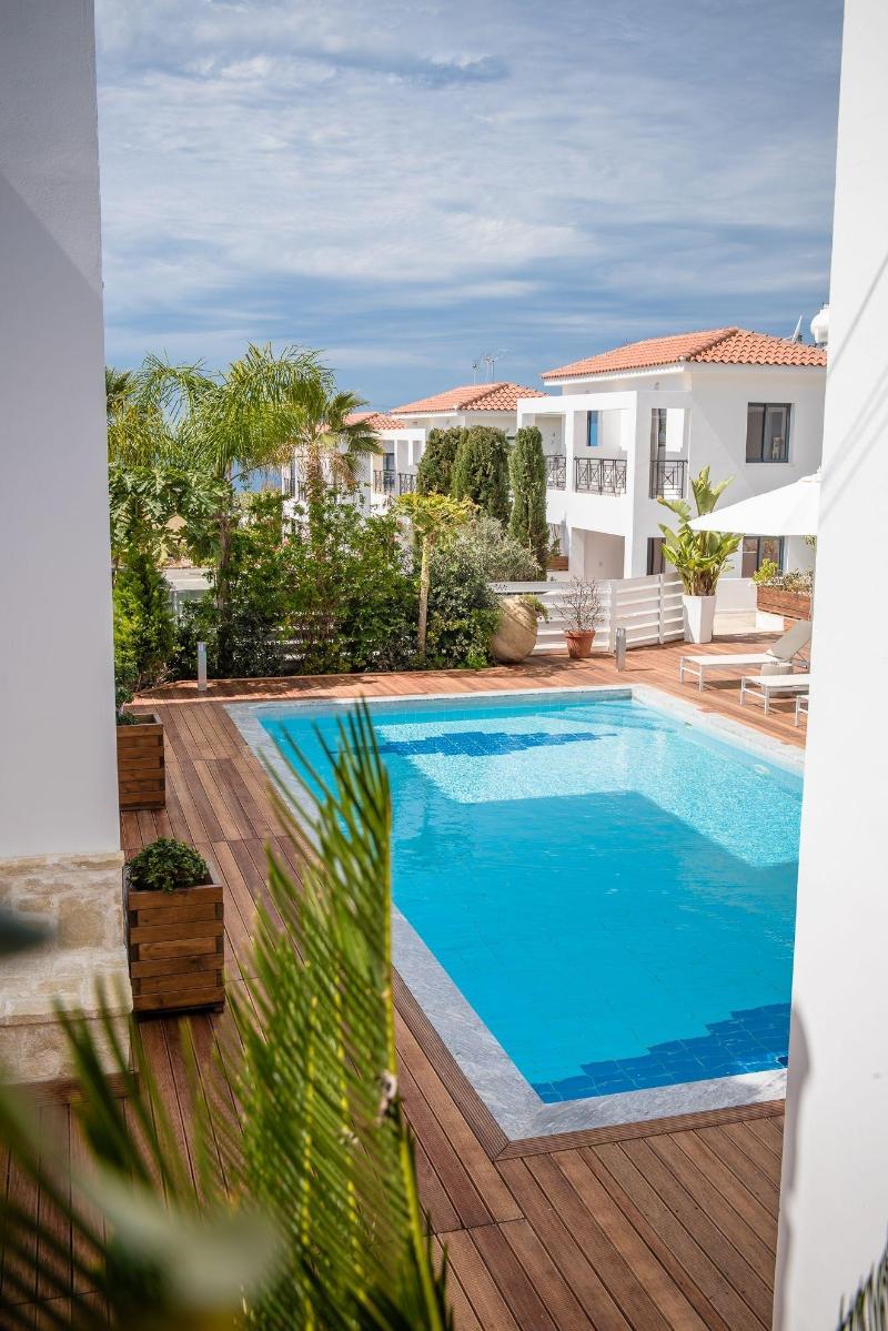 Julipapas Gardens - Genel