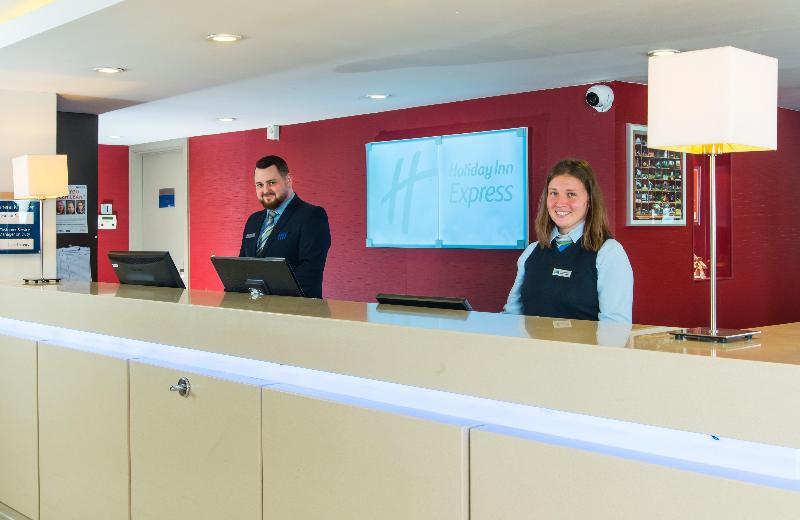 Holiday Inn Express Milton Keynes - Genel