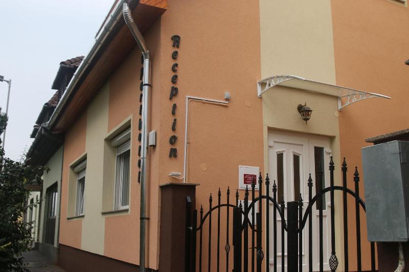 Aparthotel Orient - Genel