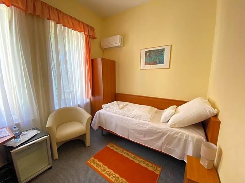Tisza Alfa Hotel - Genel