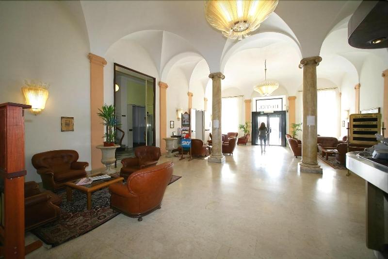 Grand Hotel Mediterranée - Lobi