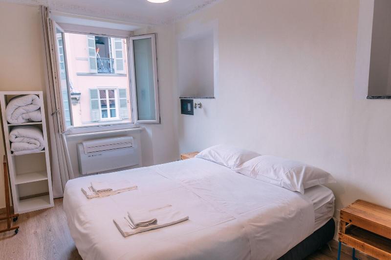Tomato Backpackers Hotel - Oda