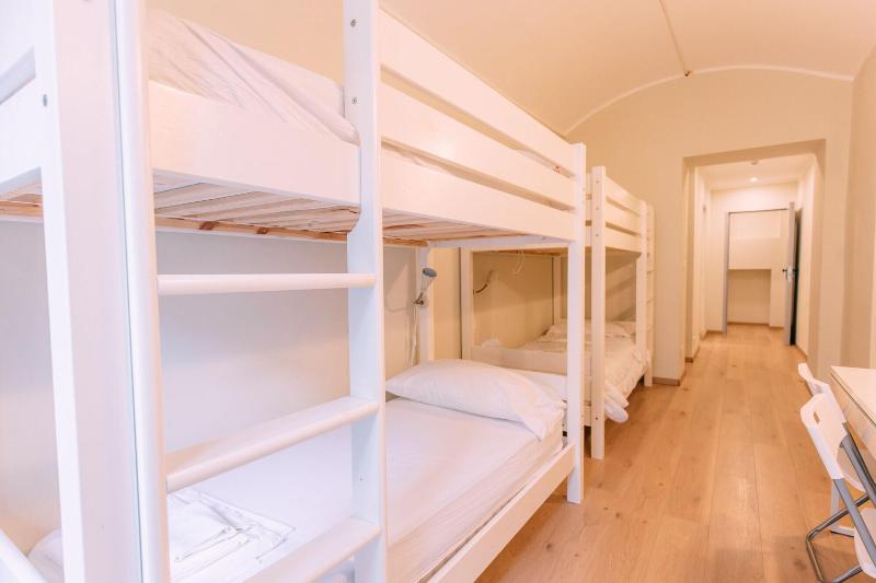 Tomato Backpackers Hotel - Oda