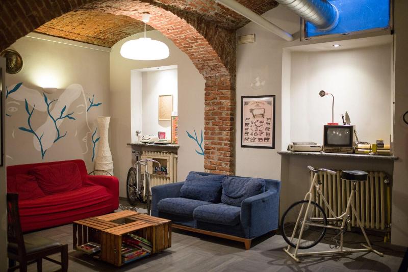 Tomato Backpackers Hotel - Oda