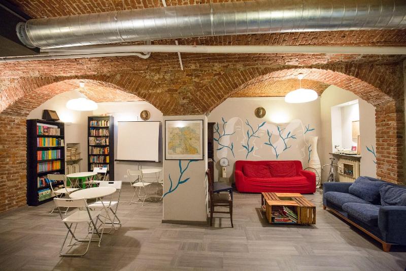 Tomato Backpackers Hotel - Oda