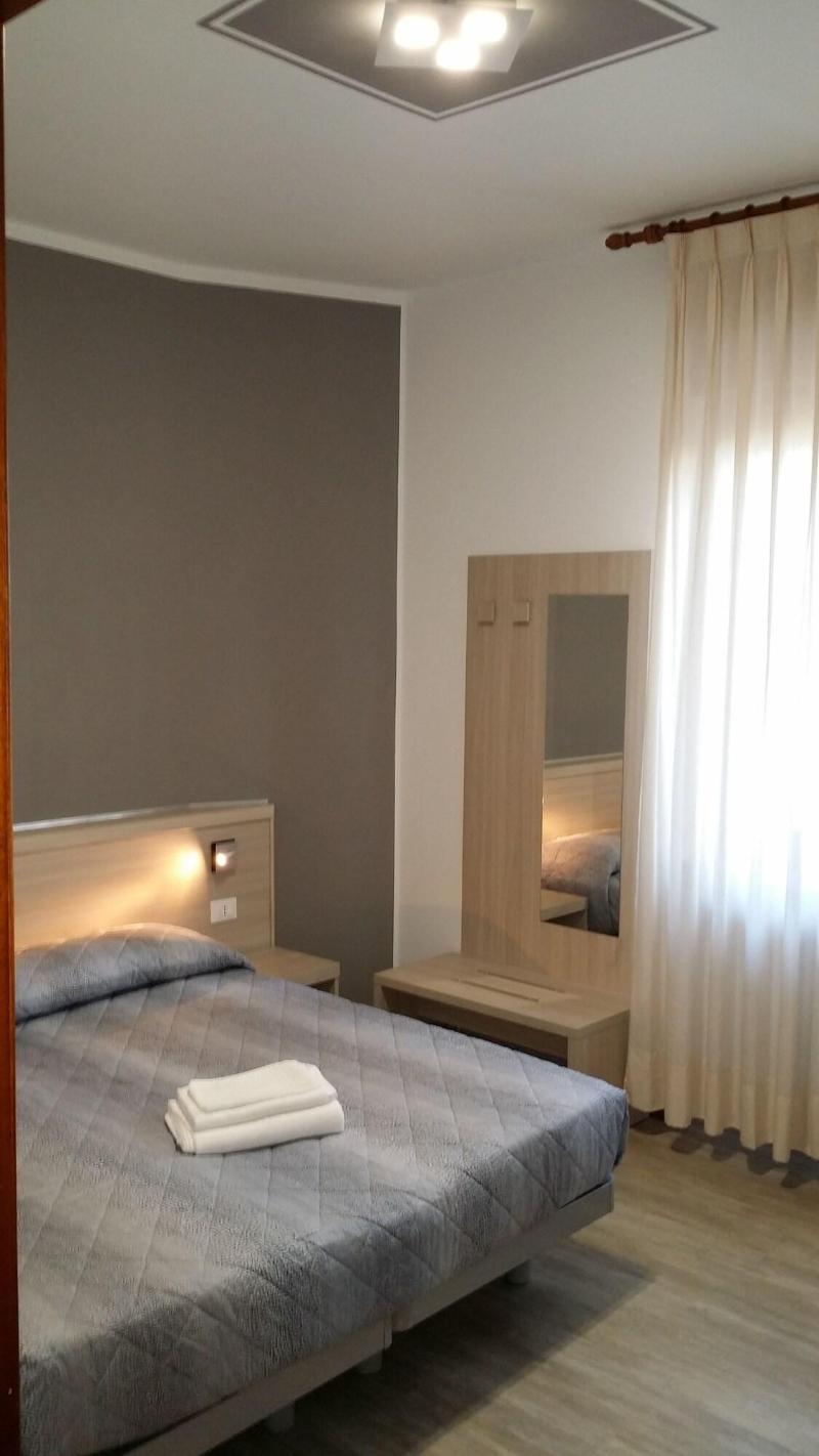 Flying Hotel - Genel