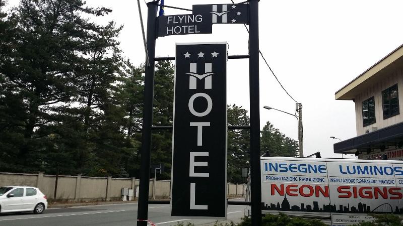 Flying Hotel - Genel