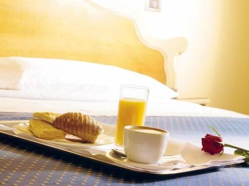 Jet Hotel - Oda