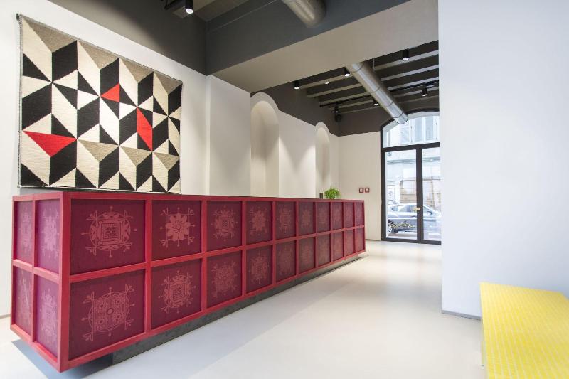 Savona 18 Suites - Lobi