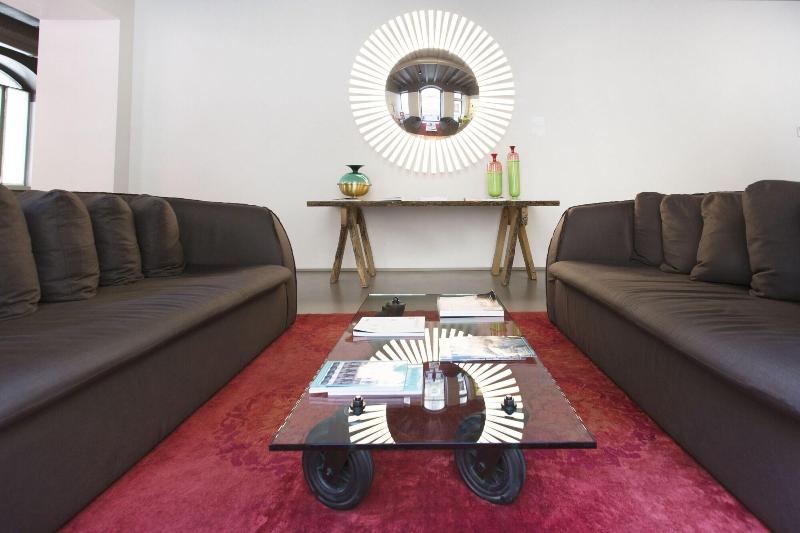 Savona 18 Suites - Lobi