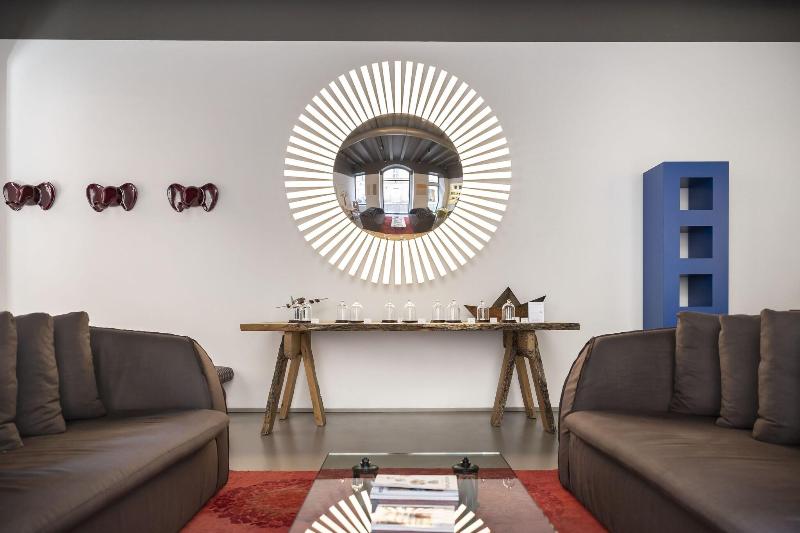 Savona 18 Suites - Lobi