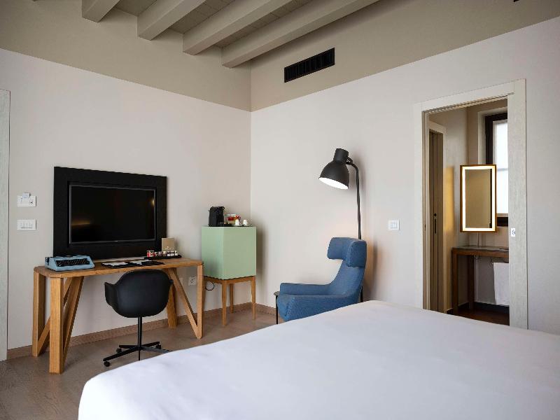 Savona 18 Suites - Oda