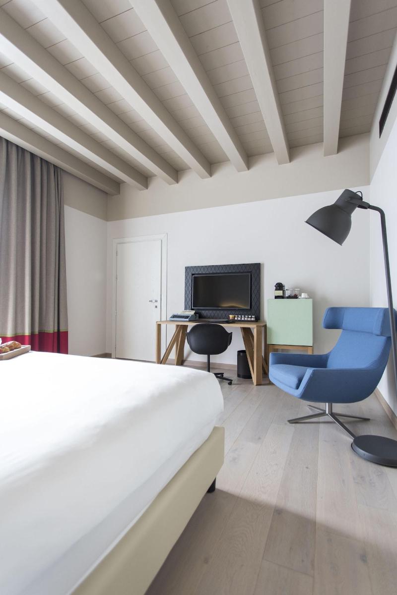 Savona 18 Suites - Oda