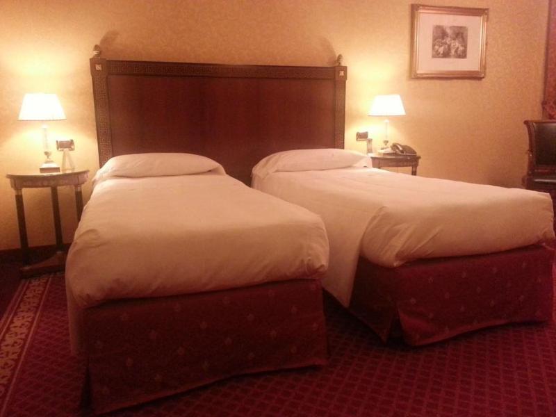 Maxim Hotel - Oda