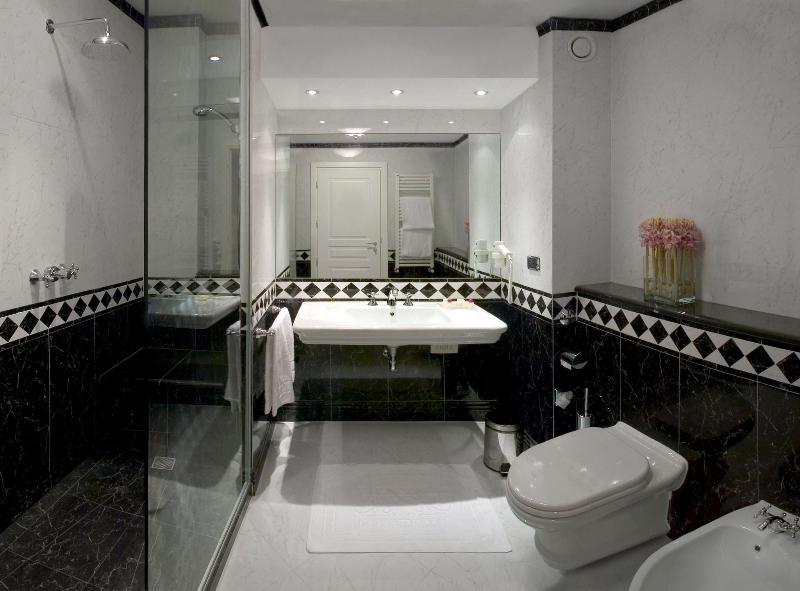 Maxim Hotel - Oda