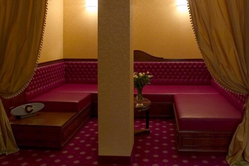 Maxim Hotel - Oda