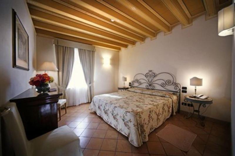 Romantik Hotel Relais Mirabella Iseo - Oda