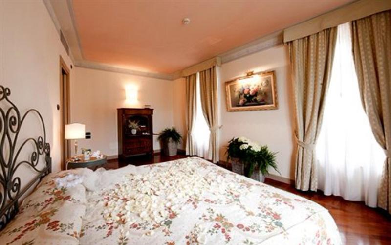 Romantik Hotel Relais Mirabella Iseo - Oda