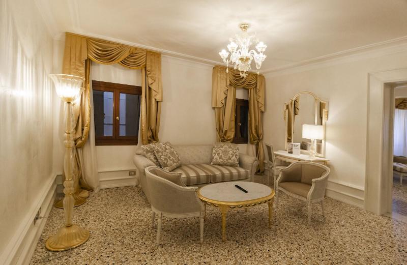 Cà Bonfadini Historic Experience - Oda