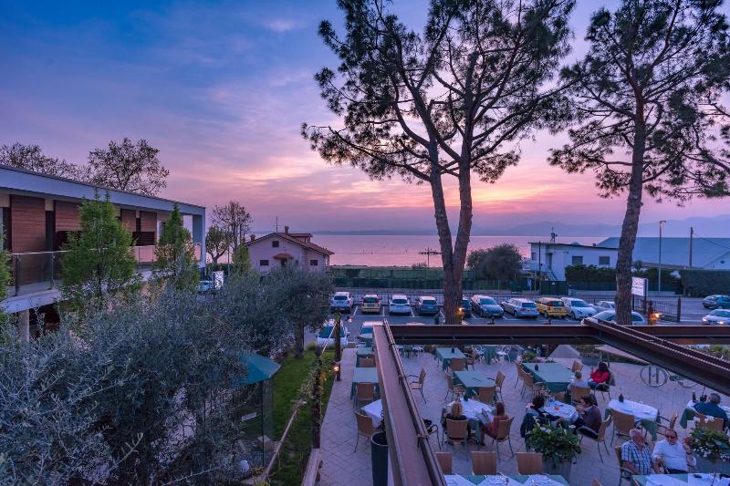 Hotel Maximilian - Teras