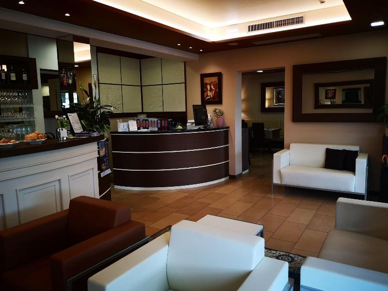 Hotel Clarin 14 By Dori - Lobi