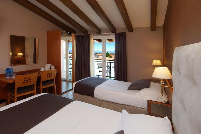 Hotel Clarin 14 By Dori - Oda