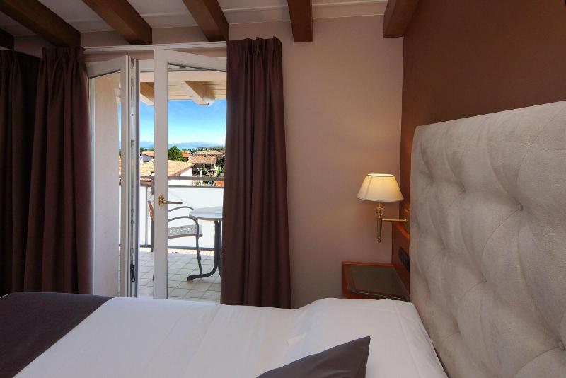 Hotel Clarin 14 By Dori - Oda