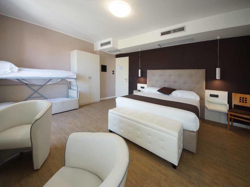 Hotel Clarin 14 By Dori - Oda