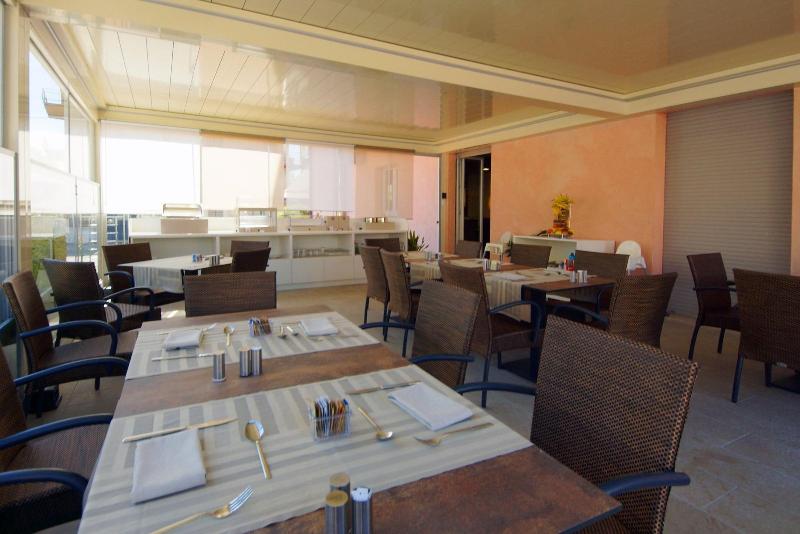 Hotel Clarin 14 By Dori - Restoran