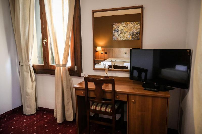 Villanova Hotel - Oda