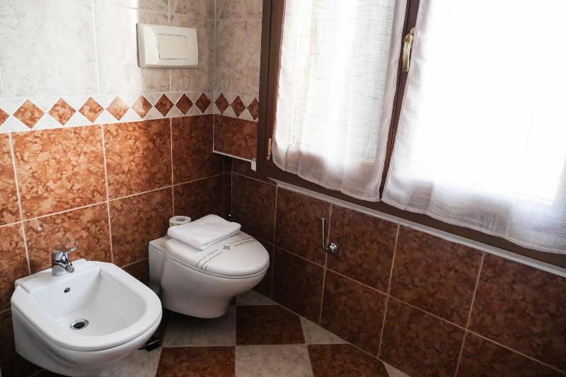 Villanova Hotel - Oda