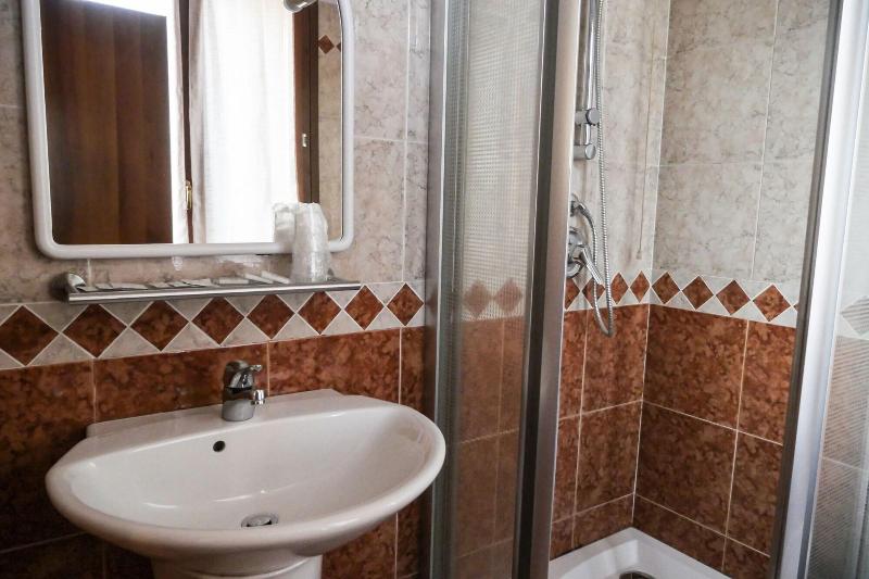 Villanova Hotel - Oda