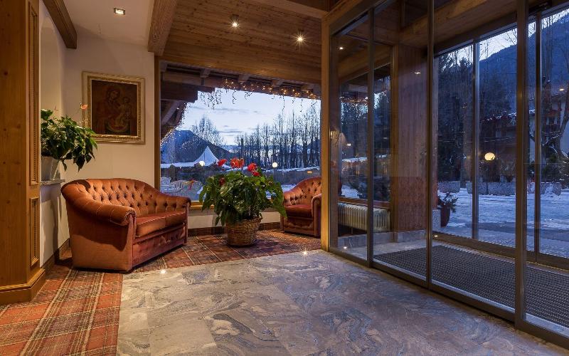 Alpine Charme & Wellness Hotel Europeo - Lobi