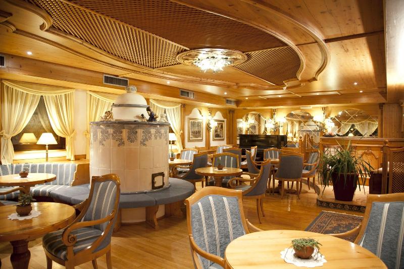 Alpine Charme & Wellness Hotel Europeo - Lobi