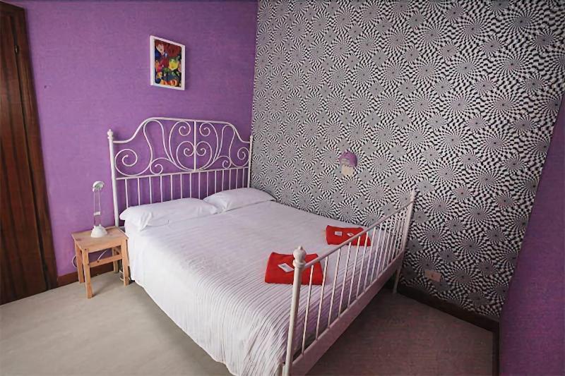 Sunflower City Youth Hotel - Oda