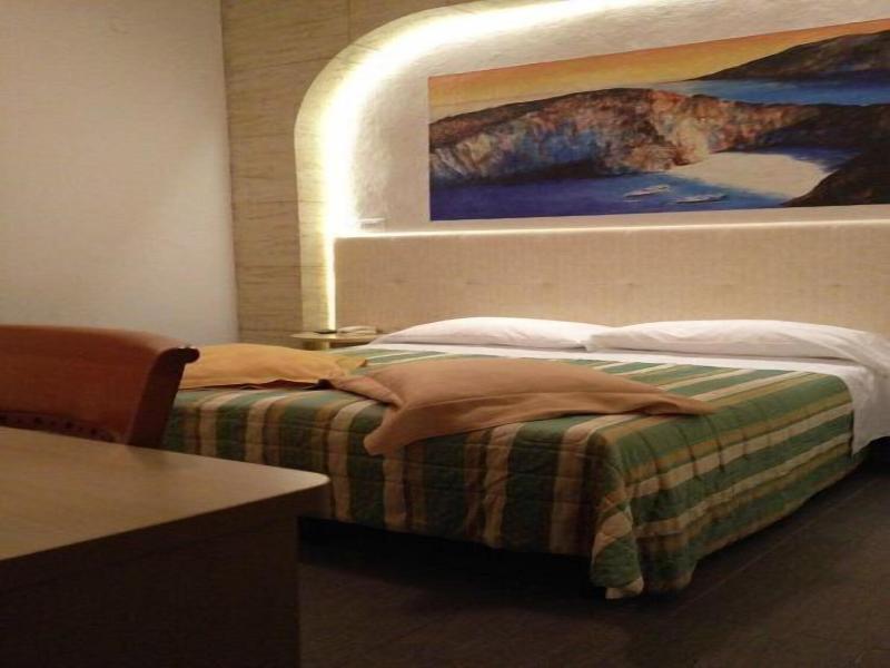 Hotel Derby - Oda