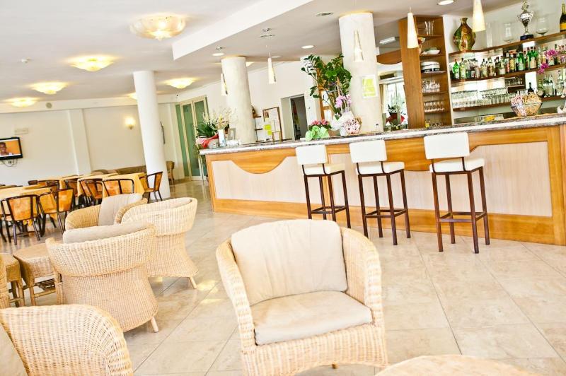 Hotel Adria Beach Club - Genel