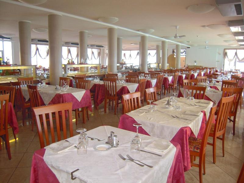 Hotel Adria Beach Club - Havuz
