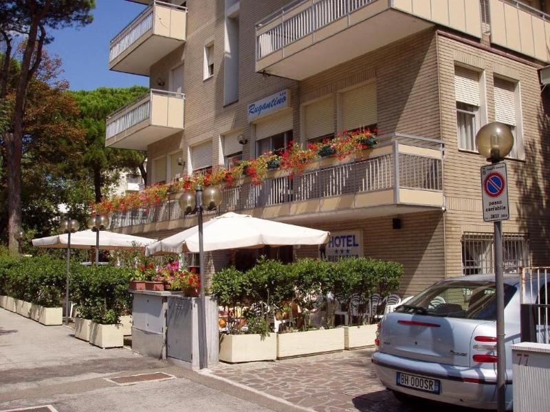 Hotel Rugantino - Genel