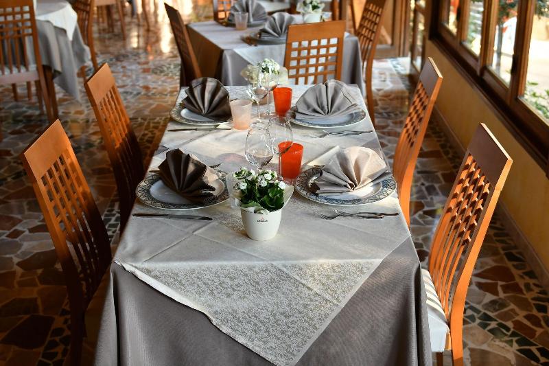 Hotel La Rosa Del Tirreno - Restoran