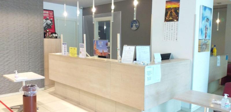 Hotel Lux Modena - Lobi