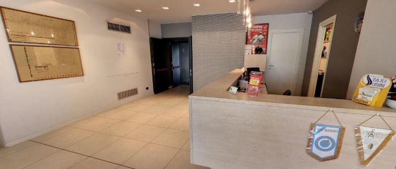 Hotel Lux Modena - Lobi