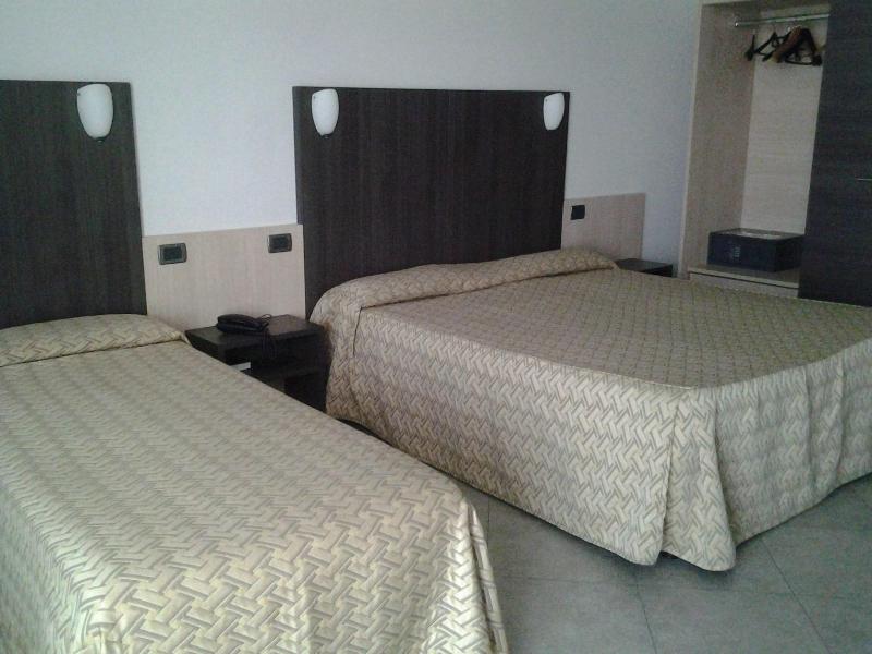 Hotel Lux Modena - Oda