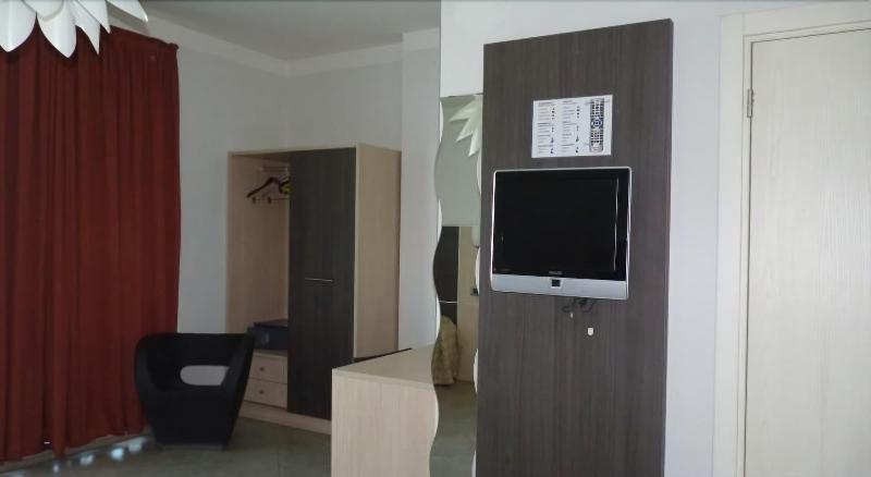 Hotel Lux Modena - Oda